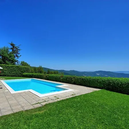 Villa Sleeps 4 Pool Wifi *